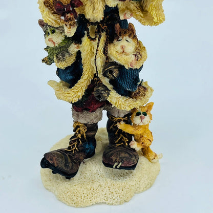Boyds Bears Folkstone Collection 28003 Fuzznick with Claws & Co. Santa FA8