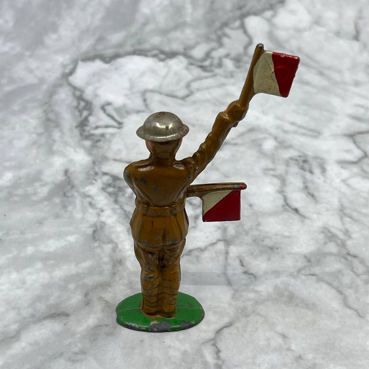 Manoil Barclay Lead Toy Soldier With Signal Flags B65- Tin Hat TJ1